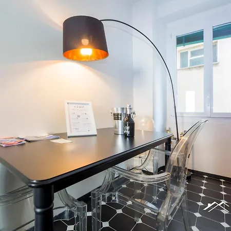 Aquarium 3' | 2br| A/c| Historic Building By Tilo *