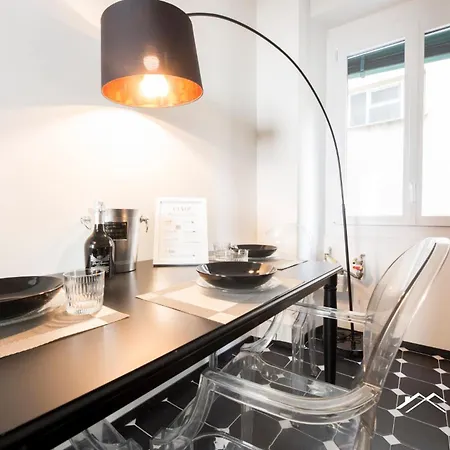Aquarium 3' | 2br| A/c| Historic Building By Tilo 公寓